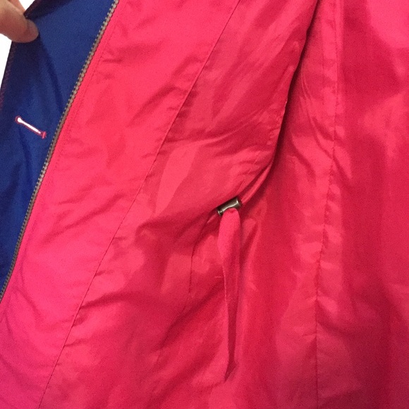 Lands end rain jacket. size 2-4. Looks brand new. - Picture 8 of 8